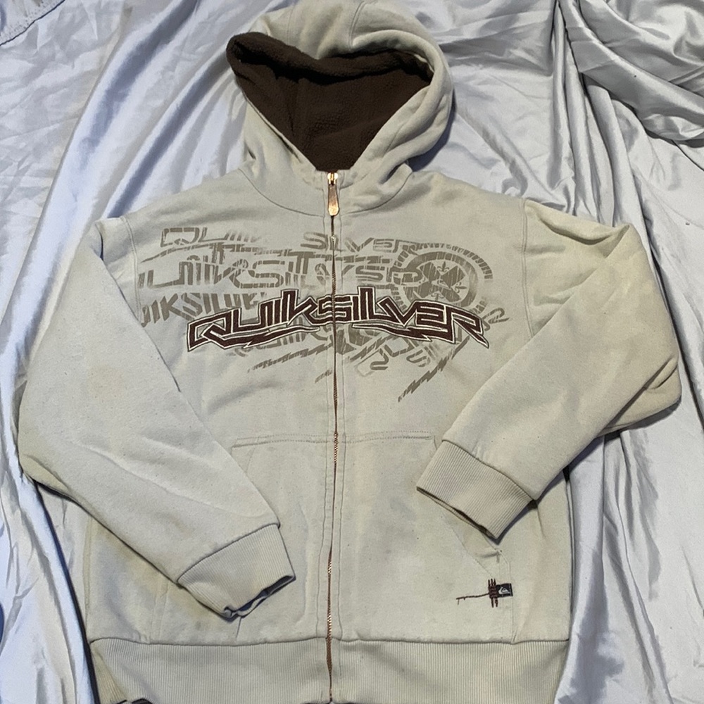 Quicksilver sweater with fluffly inside